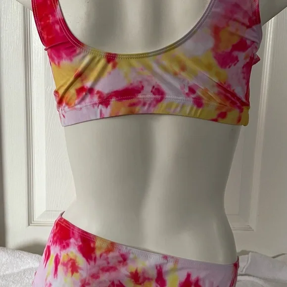 Bikini - Picture 2 of 4